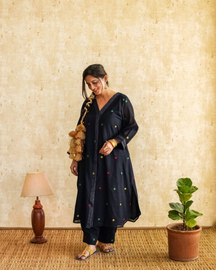 Bindia - Image 1