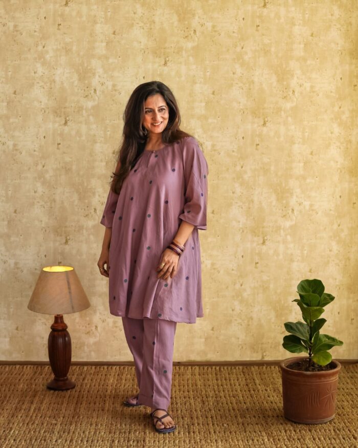 Bindia - Image 1