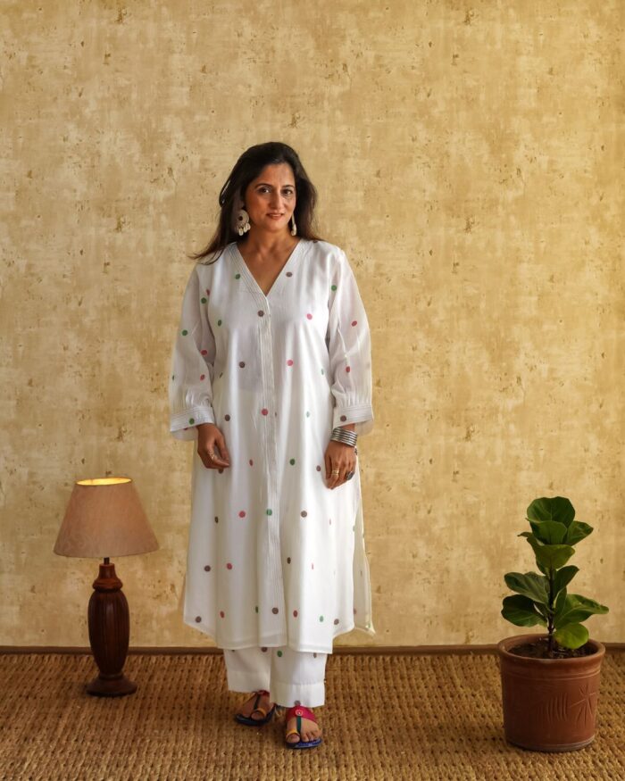 Bindia - Image 1